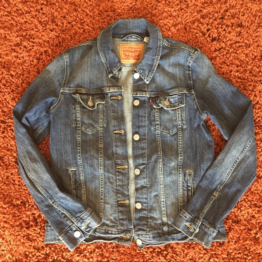 Levi's dark washed denim jacket